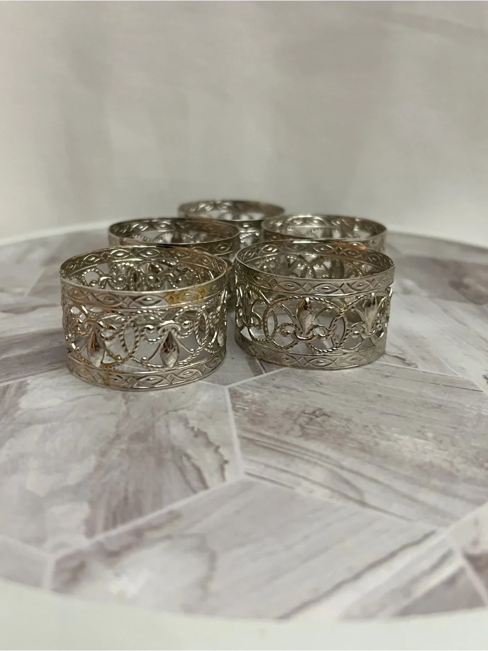 Set of 5 Silver Tone Filigree Napkin Rings Floral Scroll Table Decor Vintage
